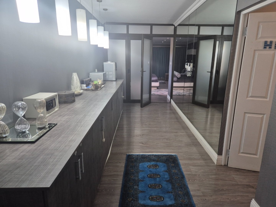 5 Bedroom Property for Sale in Heuwelsig Free State